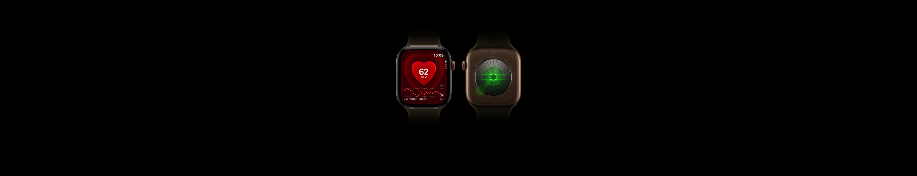 Dvoje Apple&nbsp;Watch Series&nbsp;12, hliníkové pouzdro, tmavě bronzová barva, olivový sportovní řemínek, jedny jsou otočené zepředu a&nbsp;na displeji je vidět aplikace Srdeční tep, druhé jsou otočené zezadu a&nbsp;jsou vidět zelené diody snímače pro systém sledování zdraví